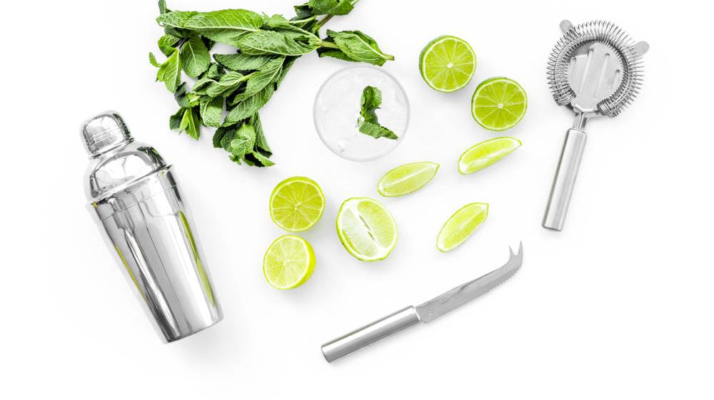 Easy cocktail recipes for home? And we have the perfect glassware gifts to suit them!