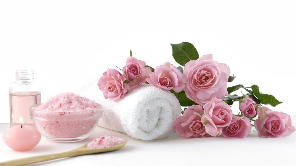 Looking to Unwind? Let Ooh-Box Help with A Step by Step Guide to the Ultimate Home Pamper.