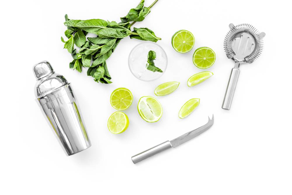 Easy cocktail recipes for home? And we have the perfect glassware gifts to suit them!